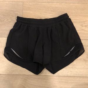 Lululemon Hotty Hot Short Long Size 6 Black